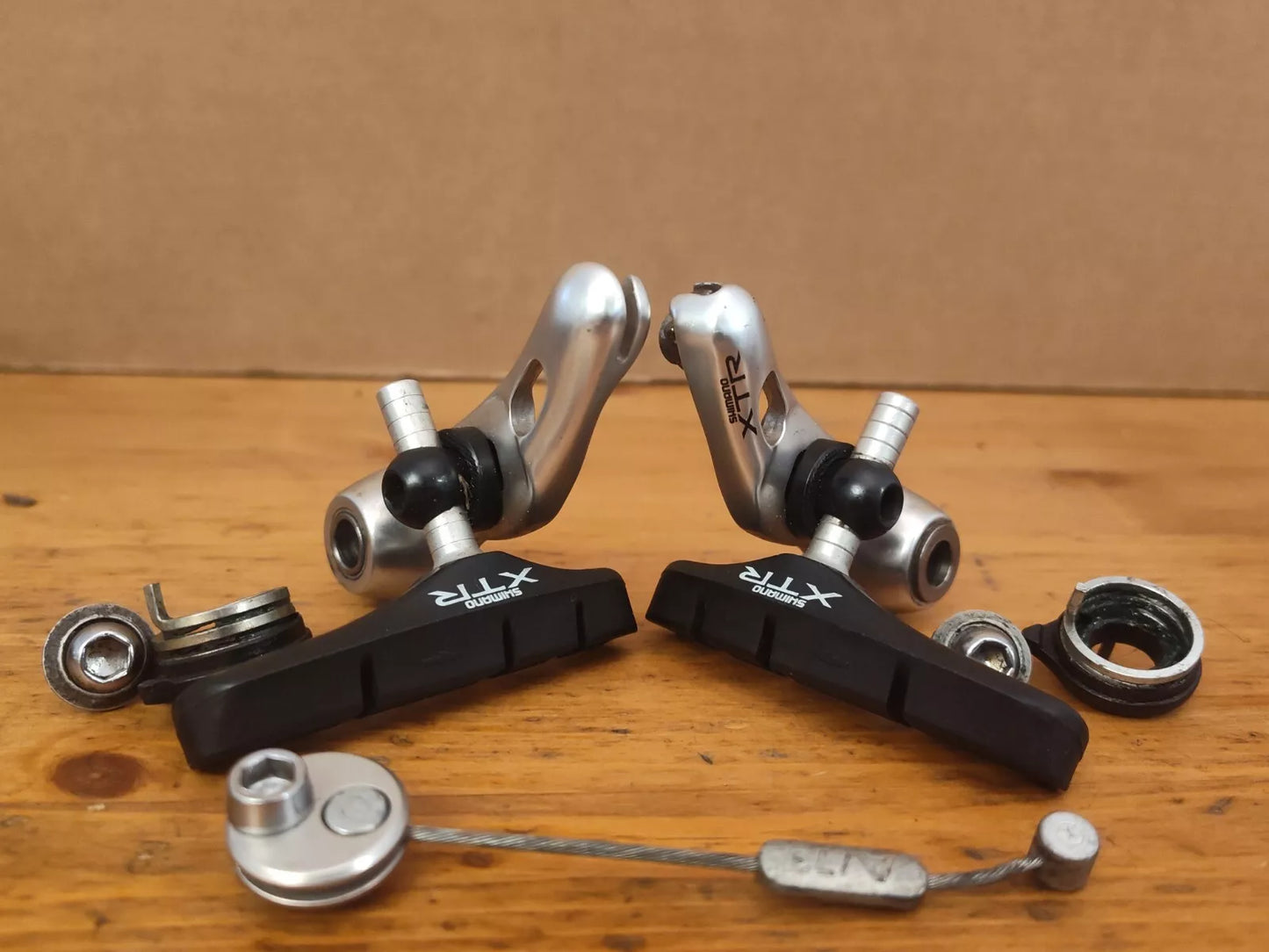 Shimano XTR m900 Cantilever Brakes