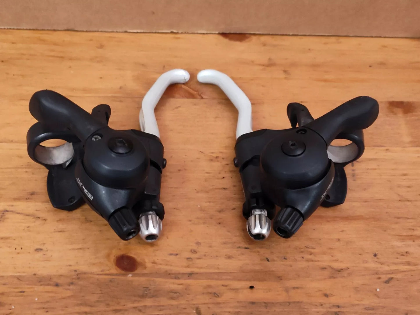 Shimano Deore XT m738 3x8 Shifters And Brake Levers